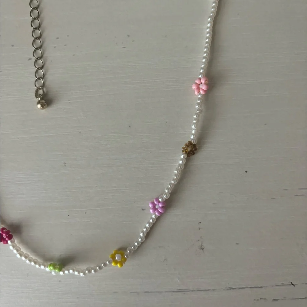 Madewell beaded multicolor flower bohemain necklace - Picture 2 of 3